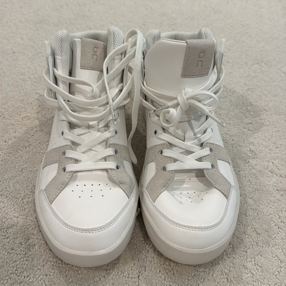 BRAND NEW ON SHOES. THE ROGER. SIZE US W8 / EU39